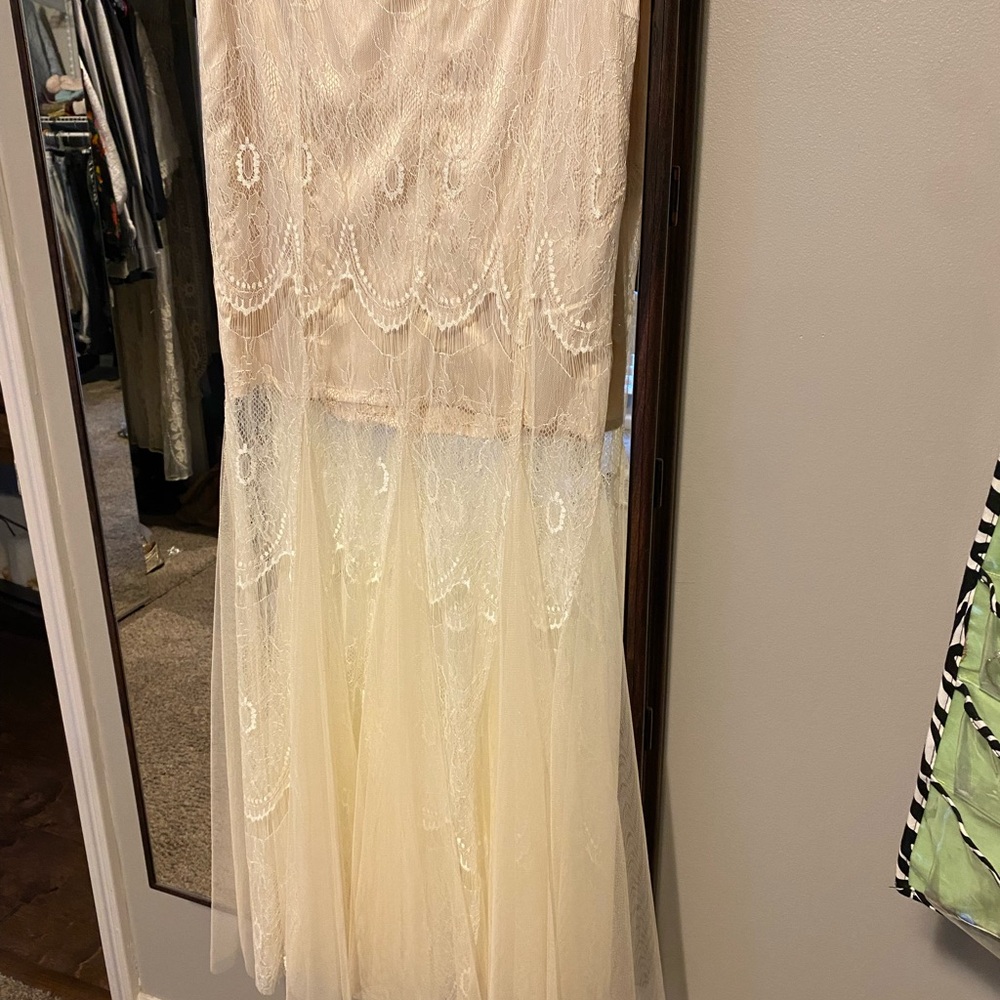 Absolutely one of the most beautiful skirts ever!! NWOT